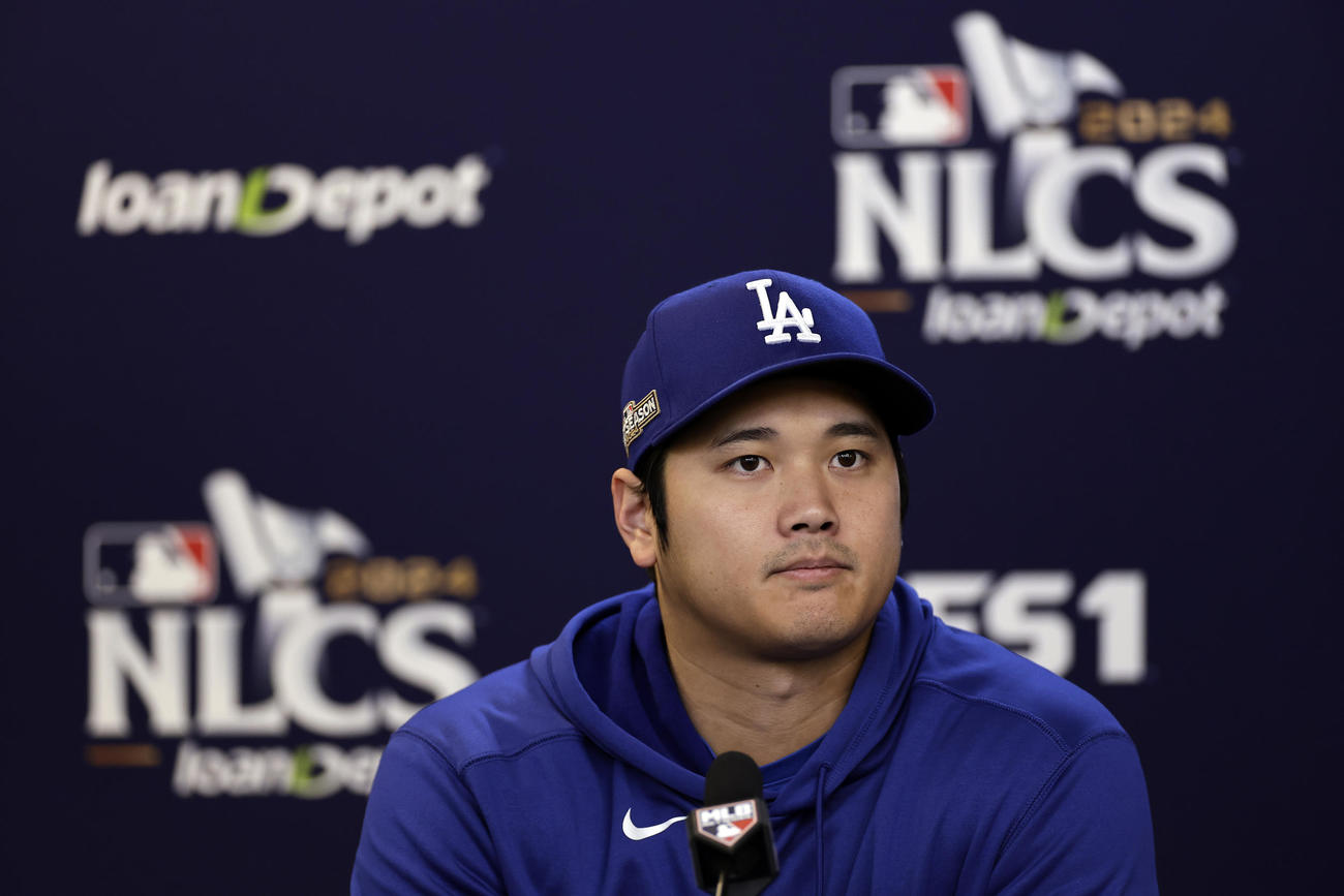 メッツ戦前日にニューヨークで会見した大谷翔平（AP)