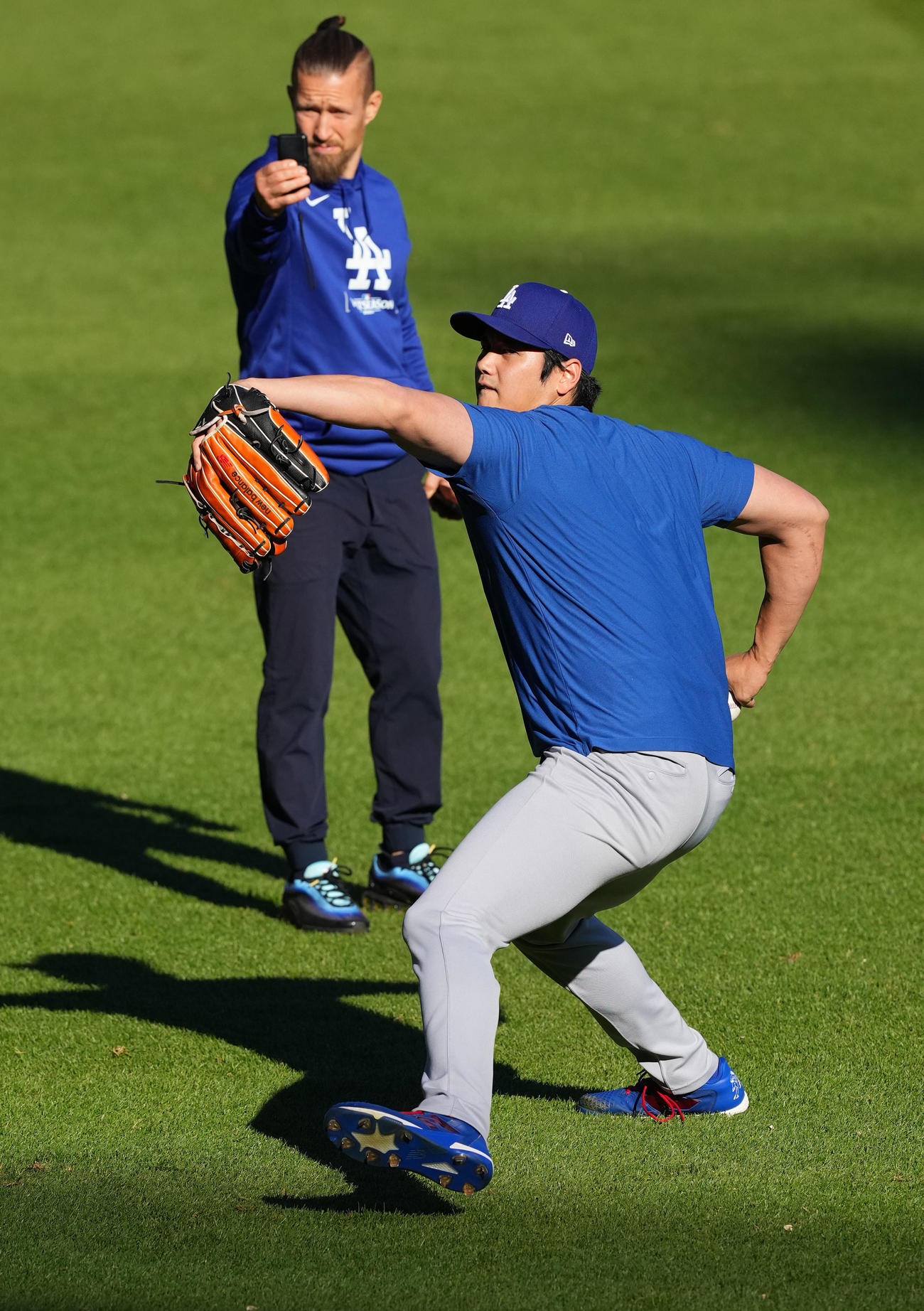 メッツ対ドジャース　試合前、キャッチボールをするドジャース大谷（撮影・菅敏）