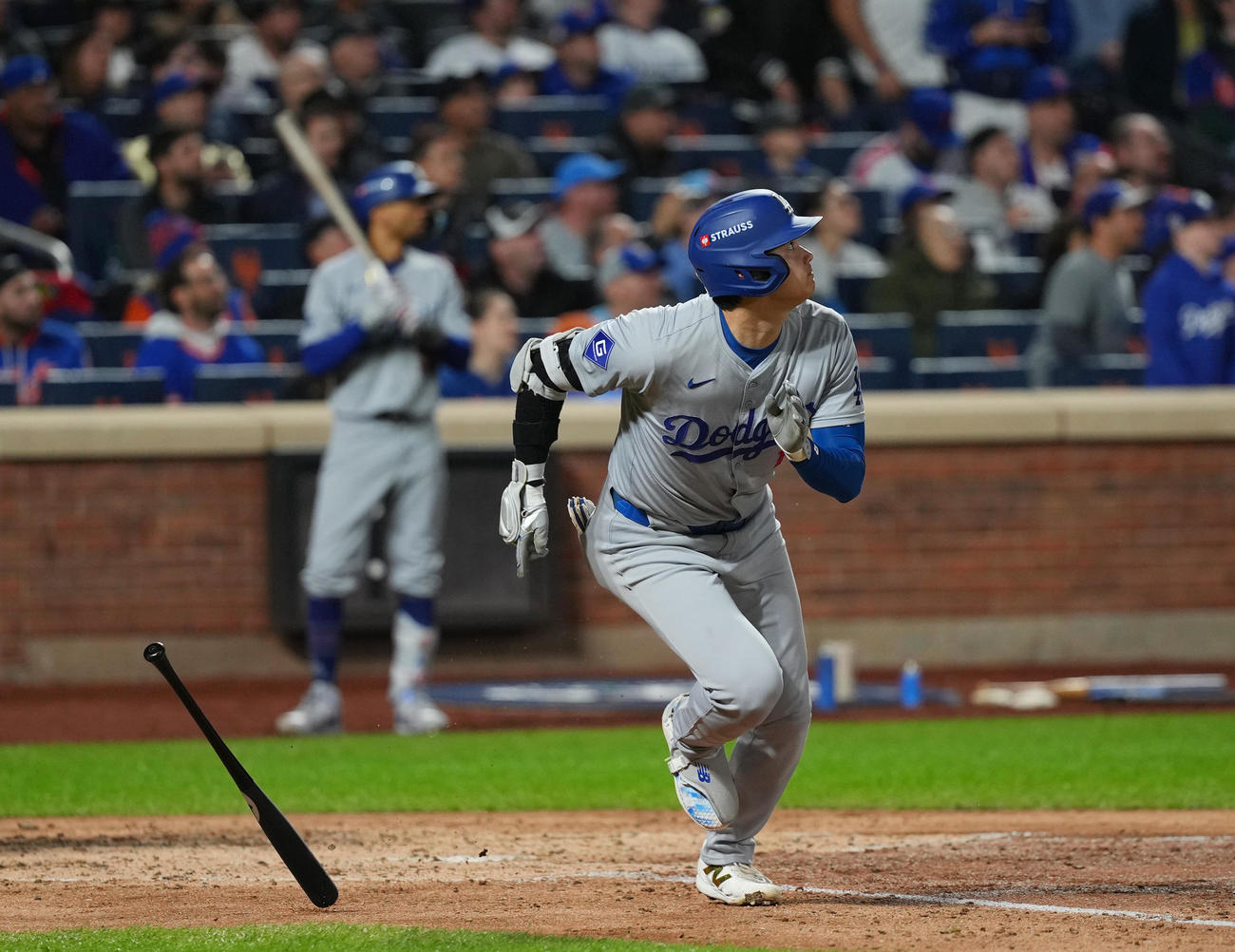 メッツ対ドジャース　4回表ドジャース2死、左前打を放つ大谷（撮影・菅敏）