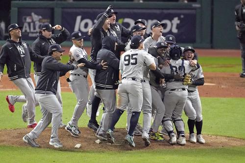 ヤンキース15年ぶりワールドシリーズ進出 延長10回ソトが決勝3ラン