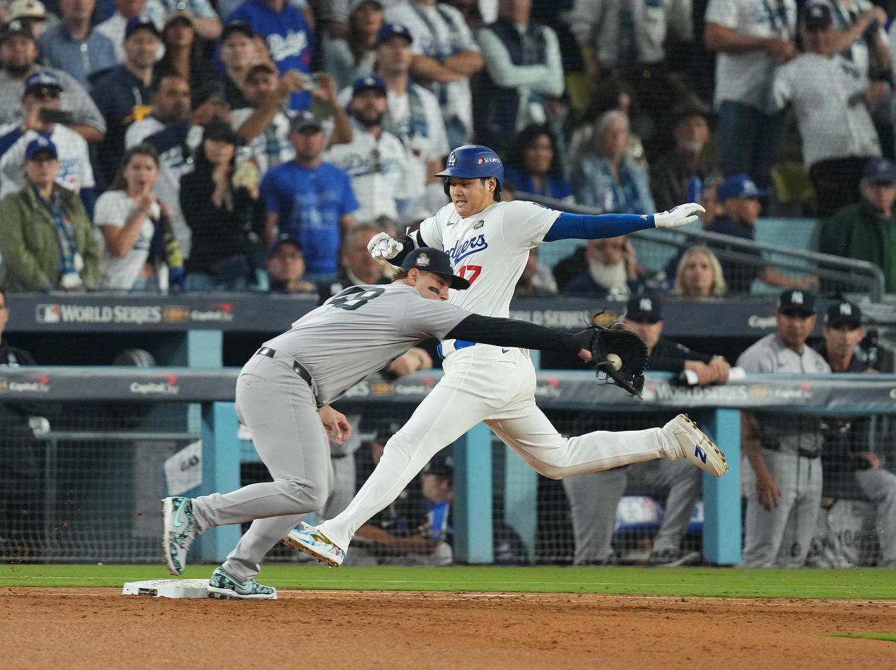 ドジャース対ヤンキース　6回裏ドジャース無死二塁、遊ゴロに倒れる大谷（撮影・菅敏）