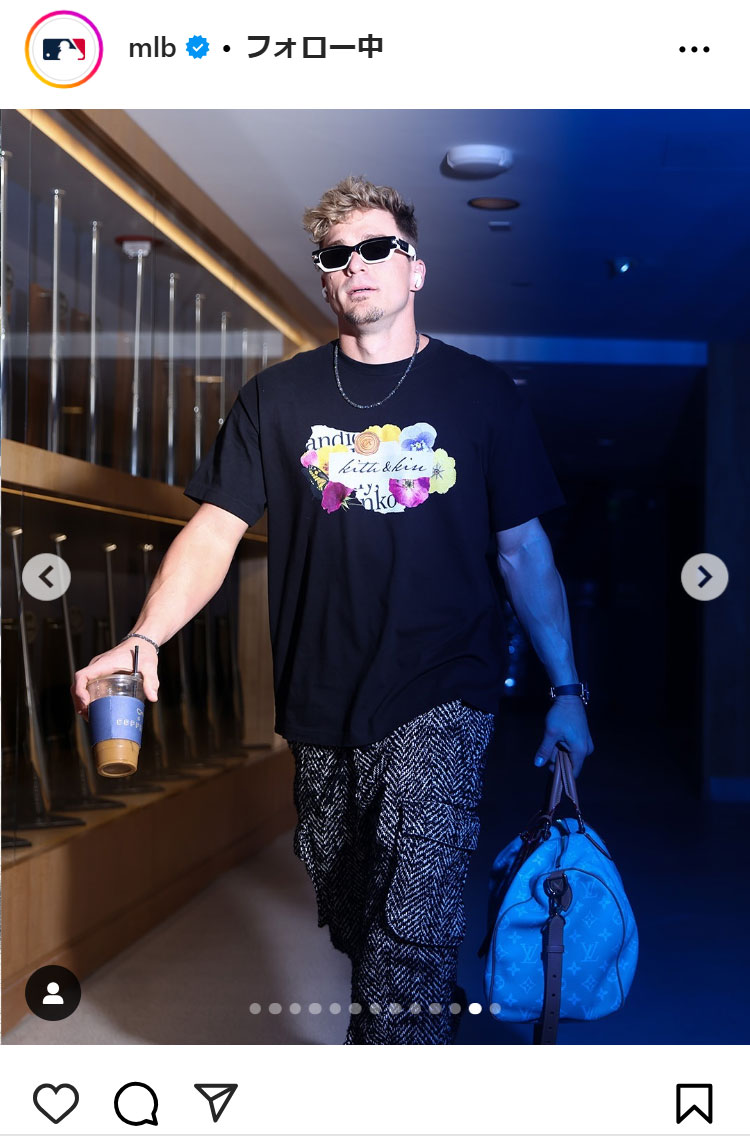 エンリケ・ヘルナンデスの球場入りの様子。MLB公式インスタグラムから