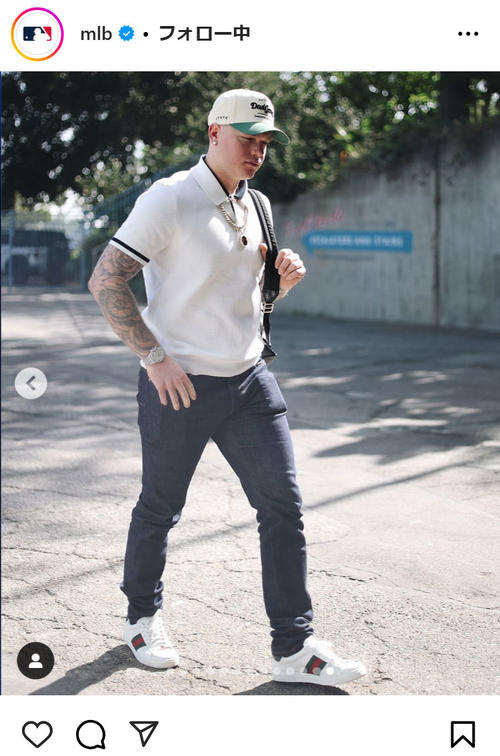 大谷翔平、初のワールドシリーズにブラウンのジャケットで球場入り