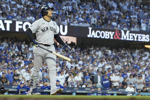 ドジャース対ヤンキース　3回、本塁打を放ったヤンキース・ソト（AP）