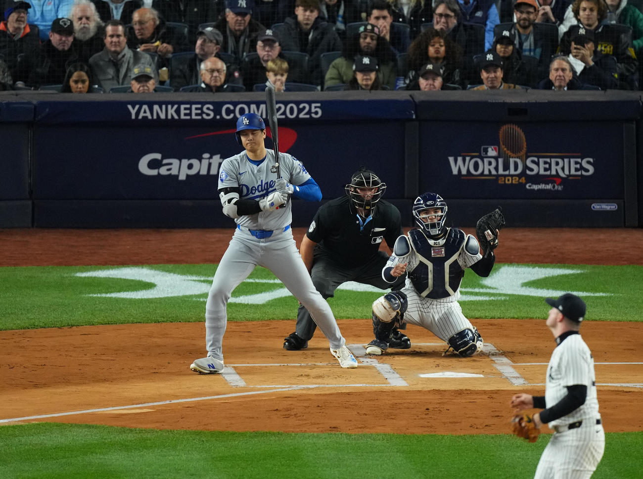 ヤンキース対ドジャース　1回表ドジャース無死、四球を選ぶ大谷（撮影・菅敏）