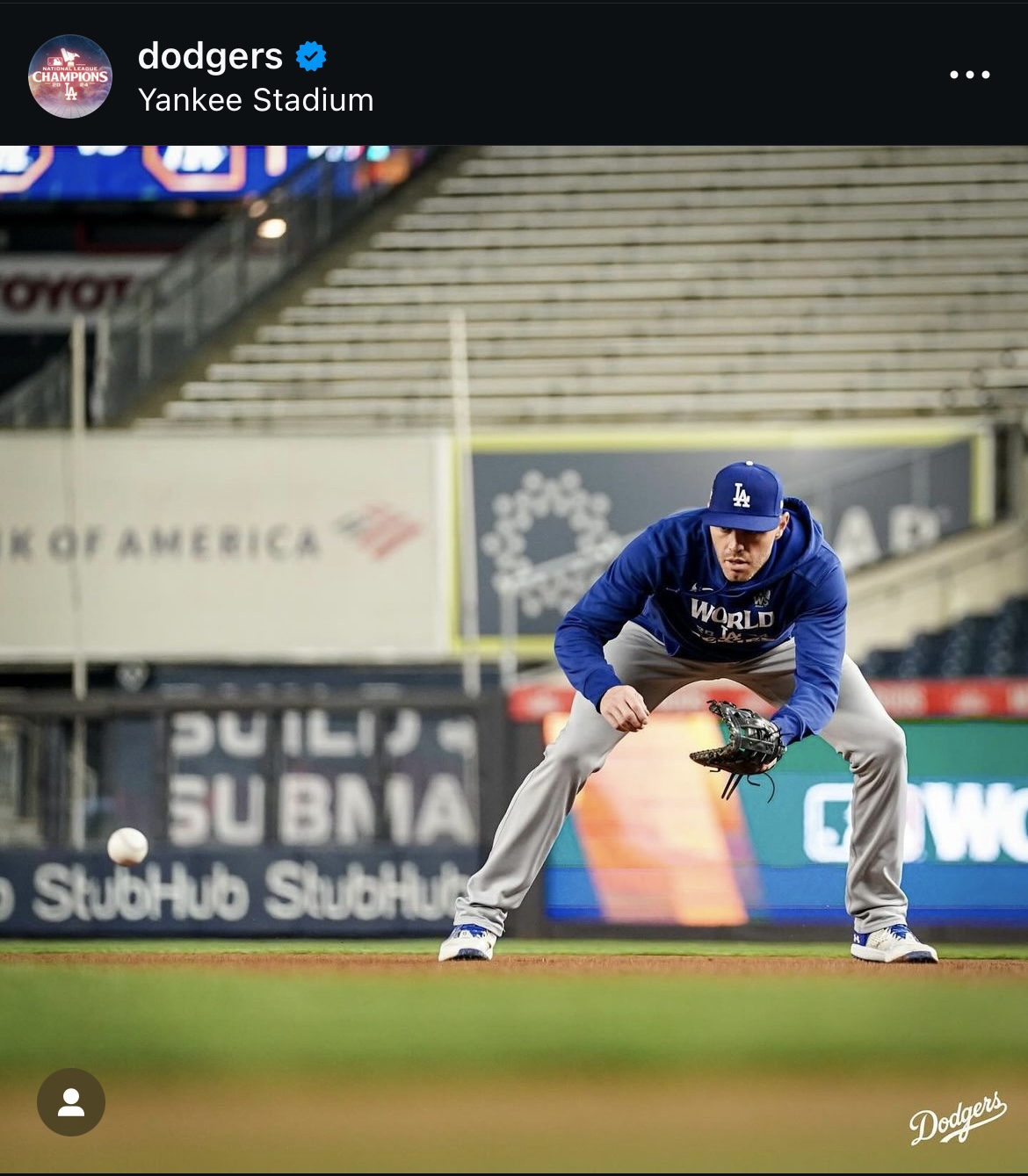 敵地ヤンキースタジアムで調整するドジャース・フリーマン(ドジャース公式インスタグラムより)