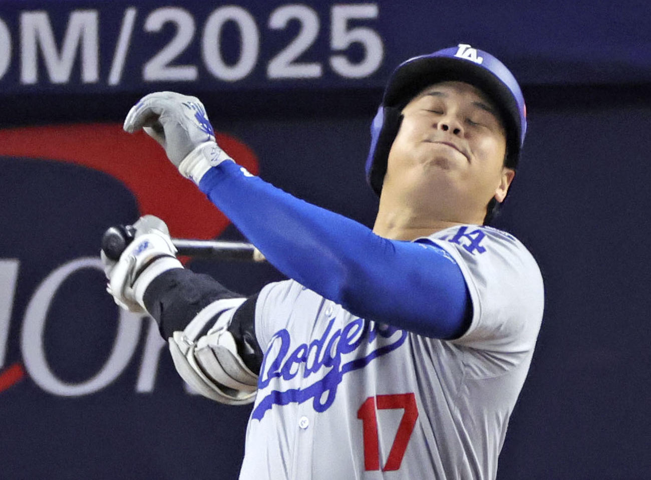 ヤンキース戦の7回、三邪飛に倒れるドジャース大谷（共同）