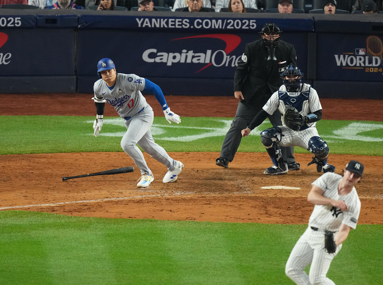 ヤンキース対ドジャース　7回表ドジャース無死、遊ゴロに倒れる大谷。投手コール（撮影・菅敏）