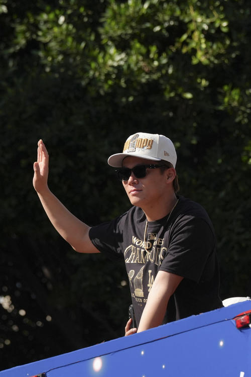 ドジャース・カーショーが来週左足の指と左膝の半月板手術「すぐ治ると