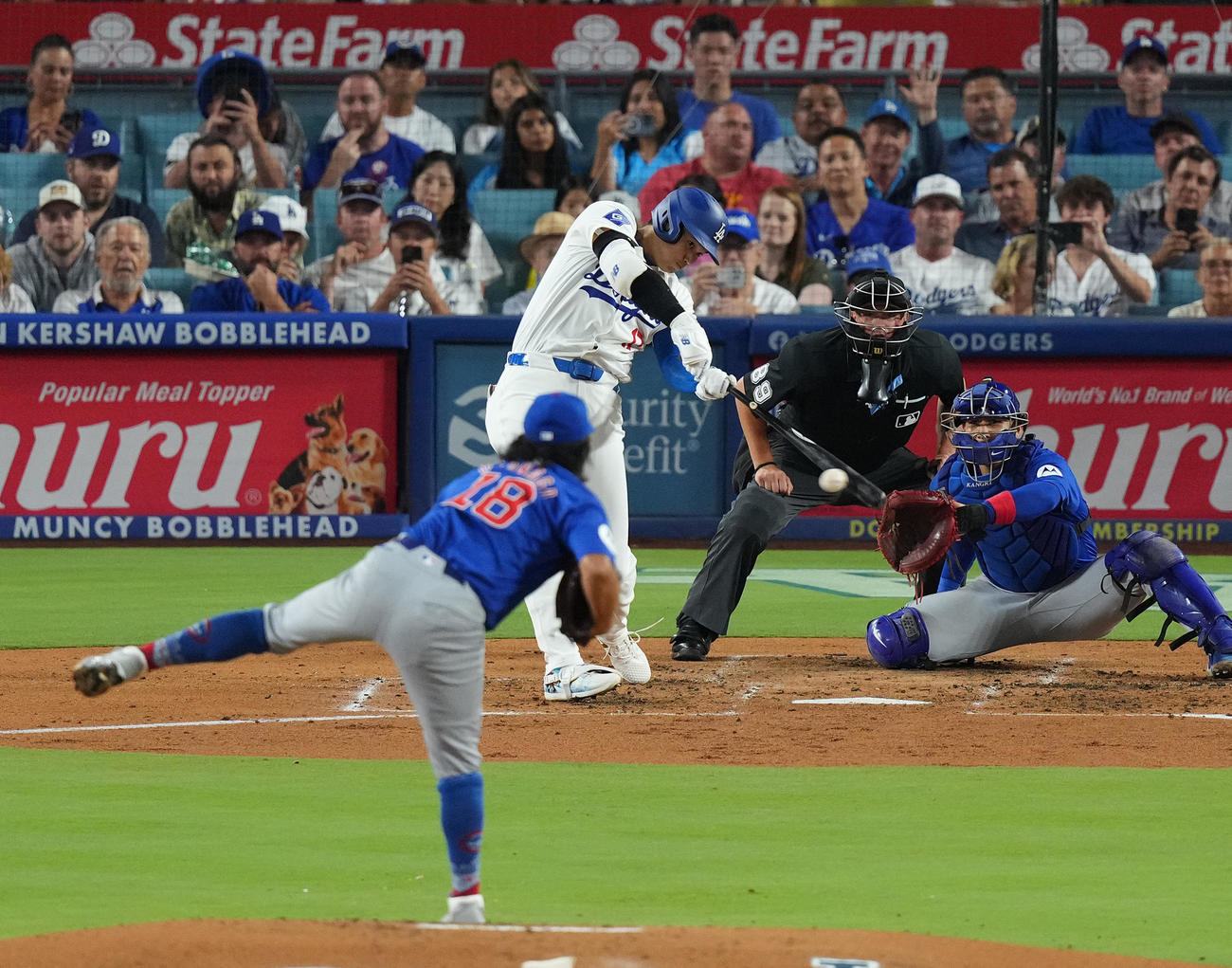 2024年9月10日　ドジャース対カブス　3回裏ドジャース無死一、二塁、一ゴロ併殺打に倒れる大谷。投手今永（撮影・菅敏）