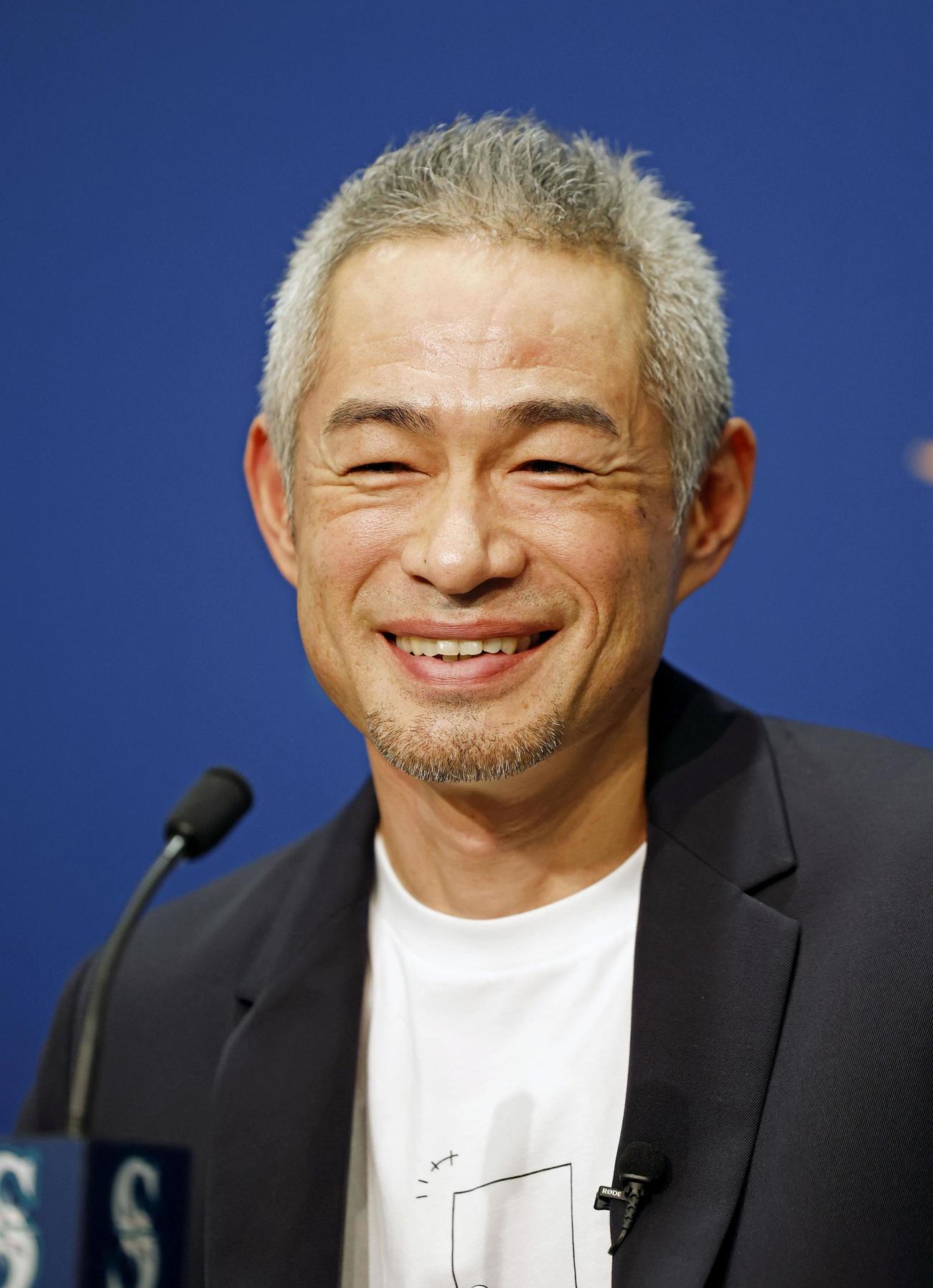 アジア人で初めての米国野球殿堂入りし、記者会見するイチロー氏＝21日、シアトル（共同）