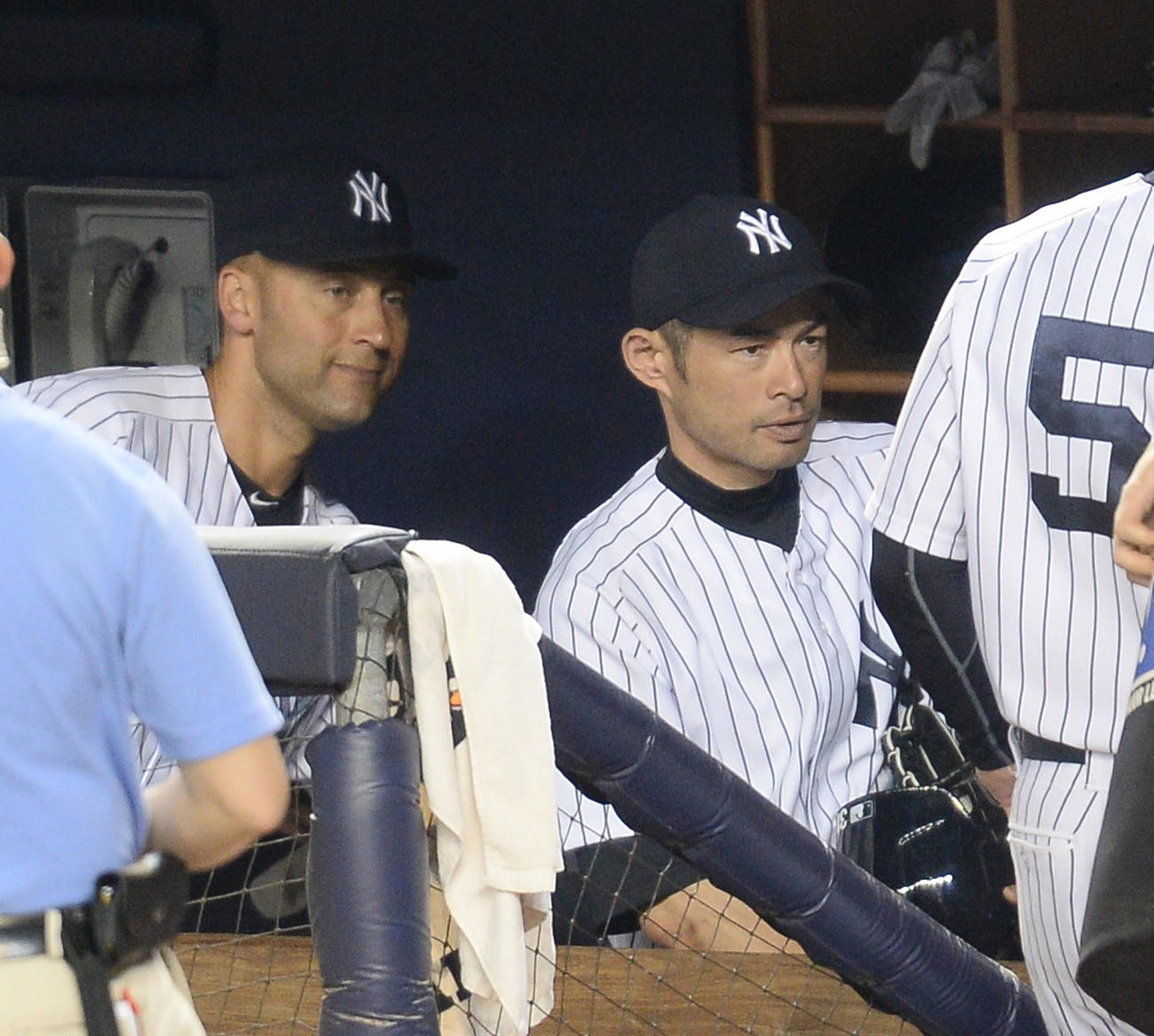 2014年6月4日　アスレチックスに敗れ、厳しい表情で引き揚げるイチローとジーター（左）