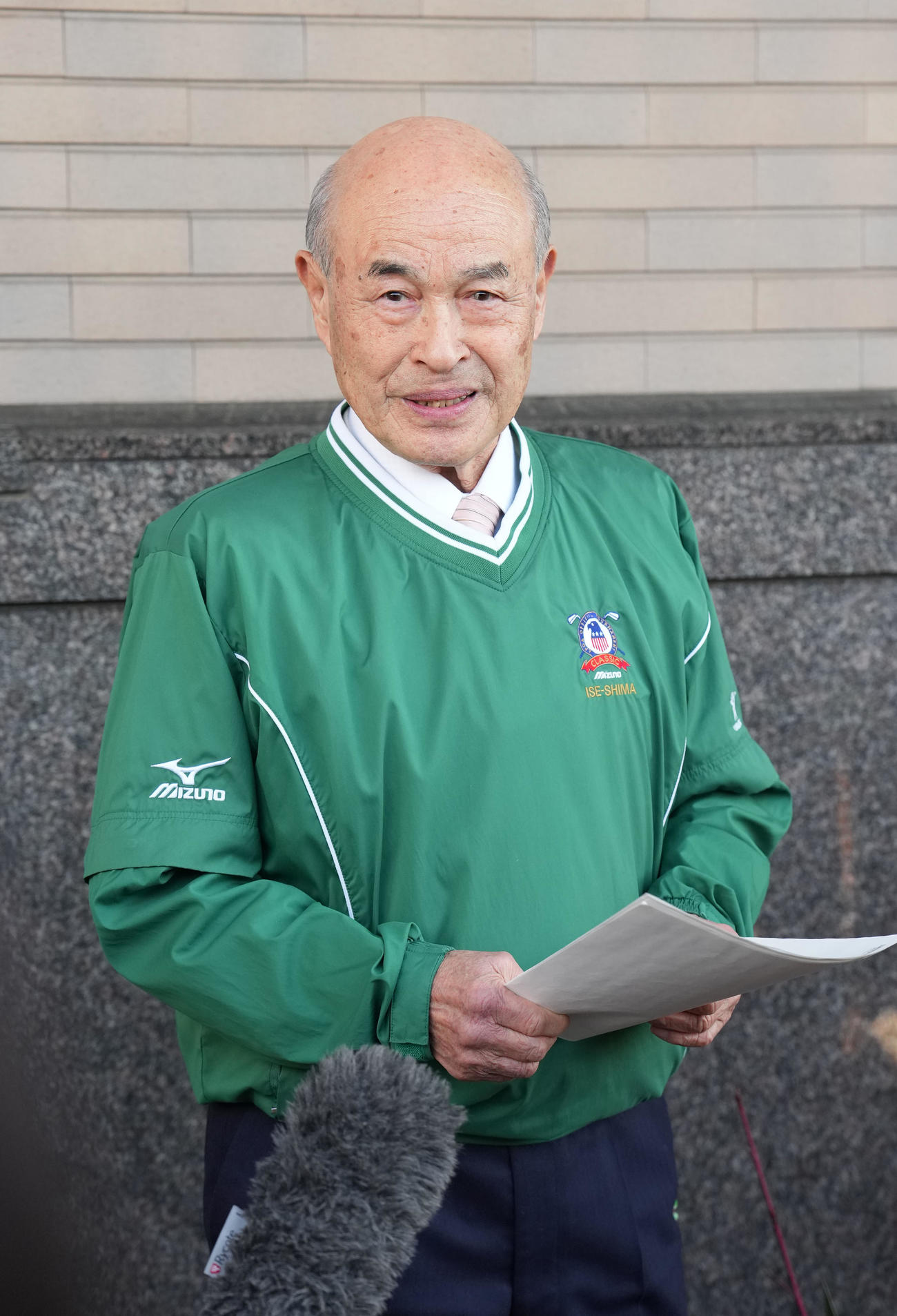 イチロー氏のMLB殿堂入りの報道を受け取材に応じる父・鈴木宣之さん（撮影・森本幸一）