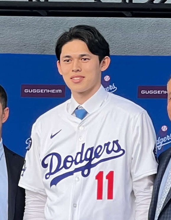 ドジャース入団会見を行った佐々木朗希