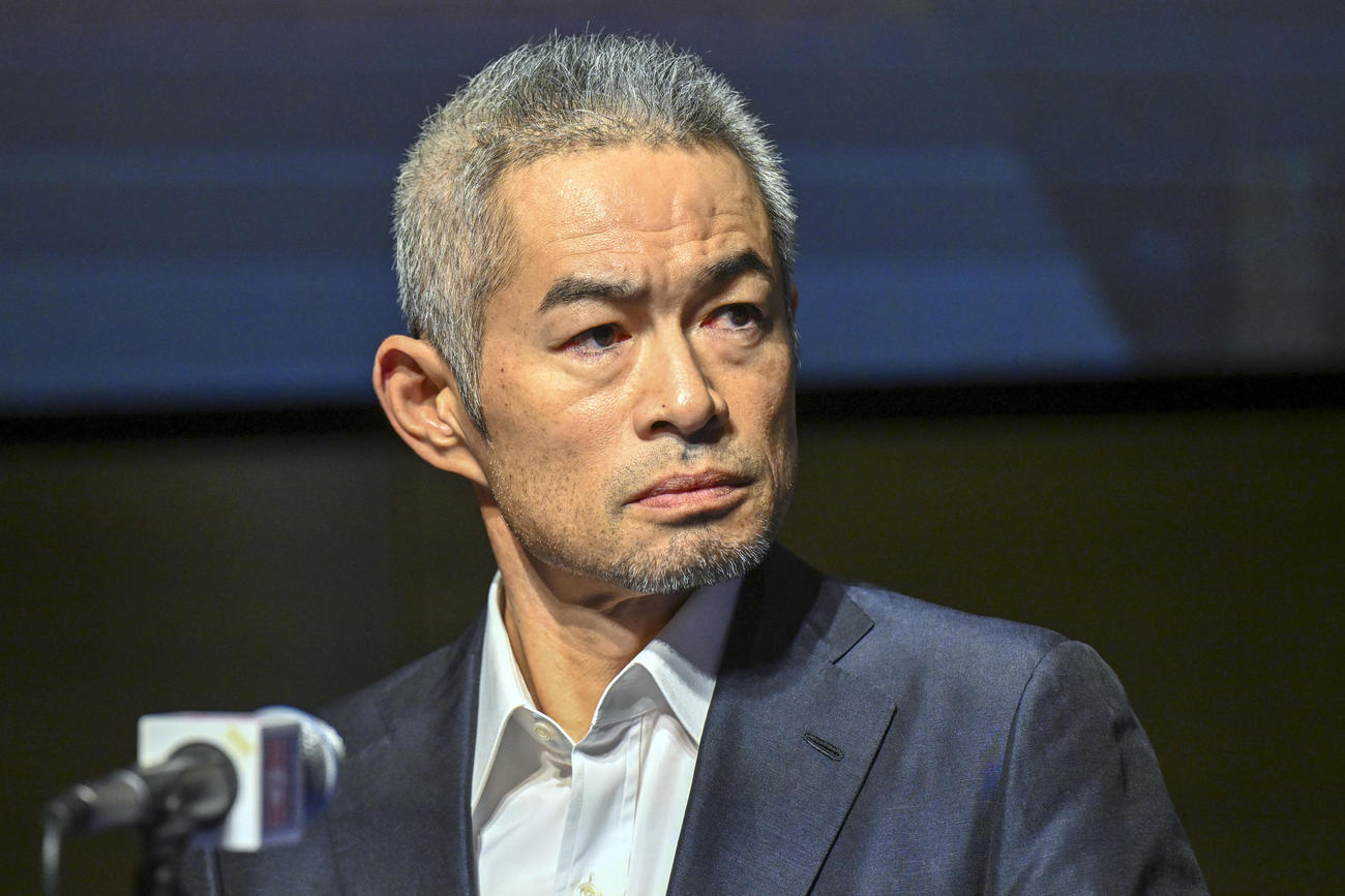 米国野球殿堂入りし、殿堂博物館で記者会見するイチロー氏（AP）