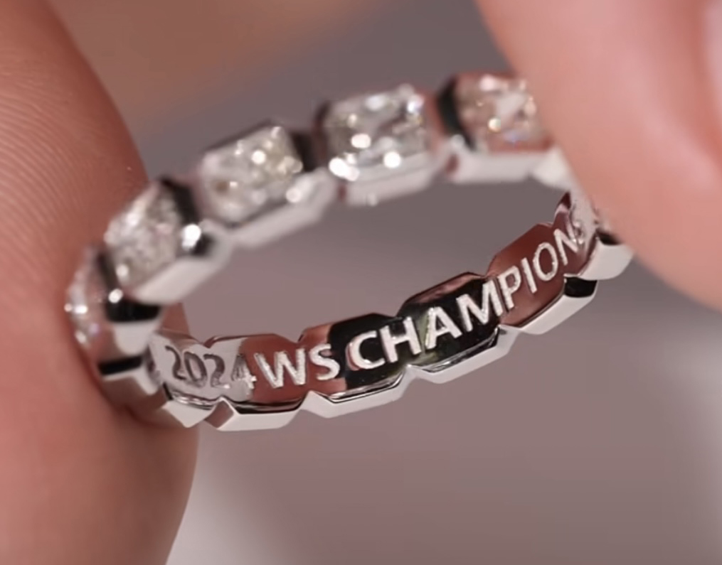happyjewelersのインスタグラムから