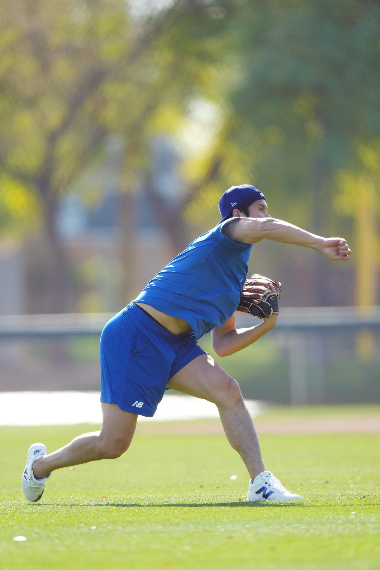 力強くキャッチボールをするドジャース大谷（撮影・菅敏）