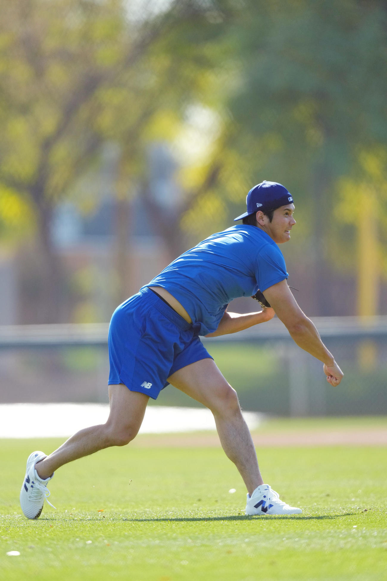 力強くキャッチボールをするドジャース大谷（撮影・菅敏）