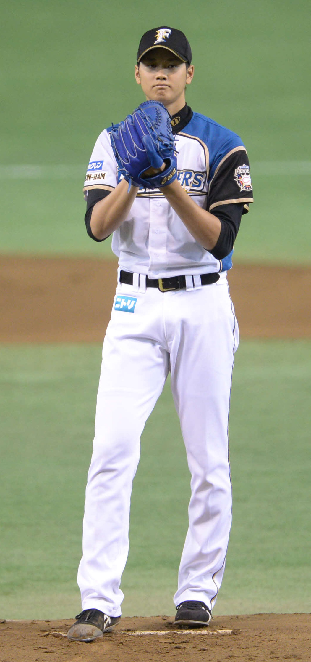 日本ハム時代の大谷翔平のノーワインドアップ投球フォーム（2013年6月26日撮影）