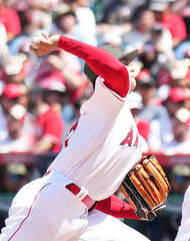 23年5月、エンゼルス時代の左手の動きを抑えた大谷の投球フォーム