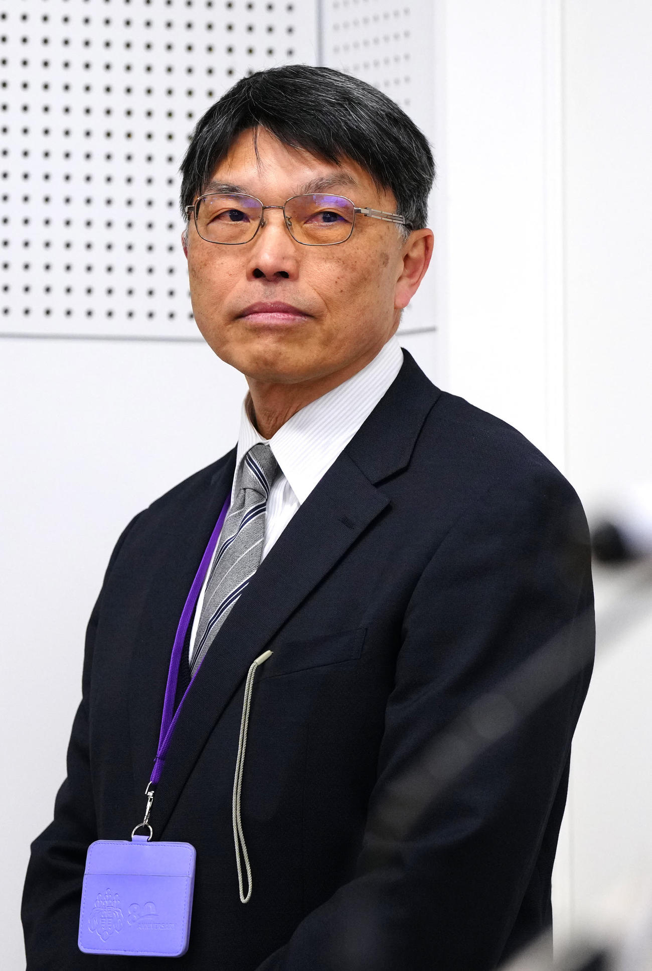 桐朋・森井の会見で司会を務める原口校長（撮影・江口和貴）