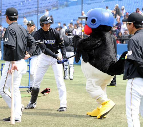 大谷翔平、つば九郎担当を悼む「代表的マスコット。非常に残念ですけど