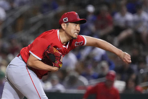 ドジャース対エンゼルス　エンゼルス先発の菊池（撮影・菅敏）