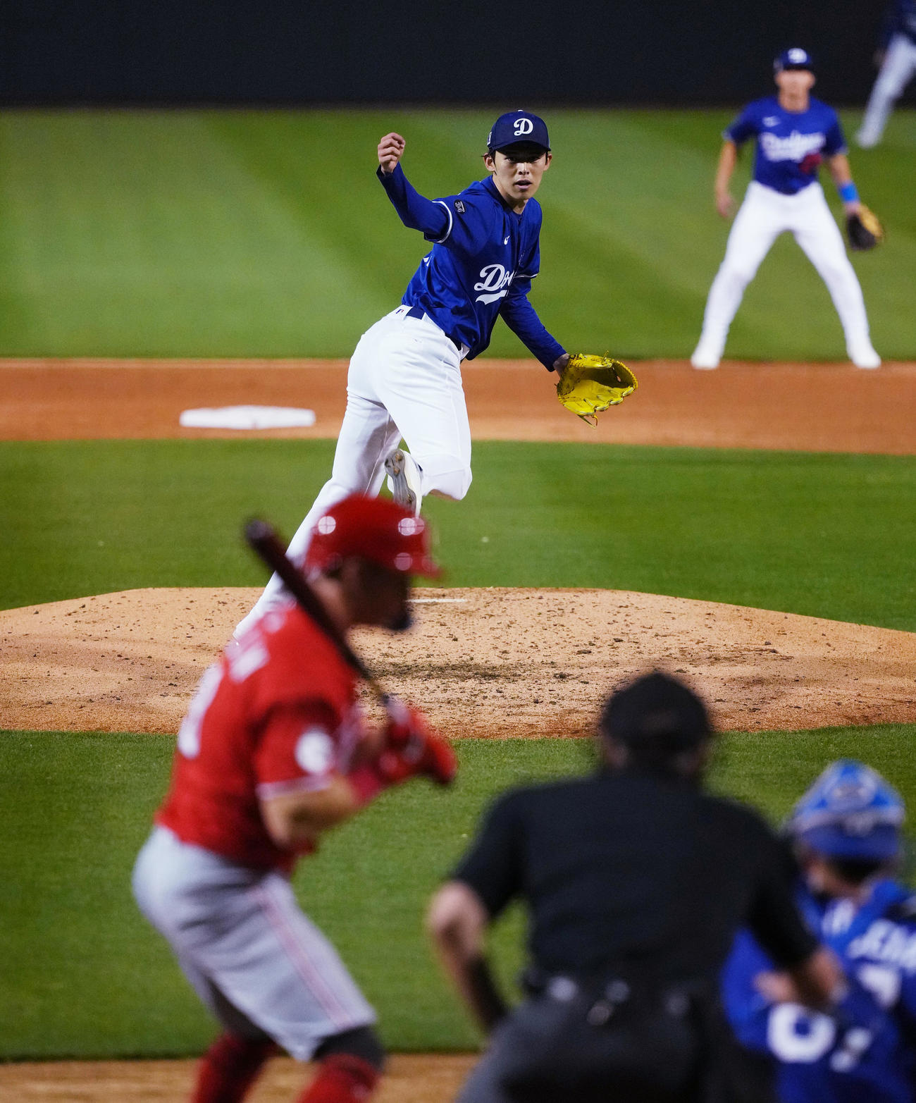 レッズとのオープン戦に初登板し、力投するドジャース佐々木（撮影・菅敏）