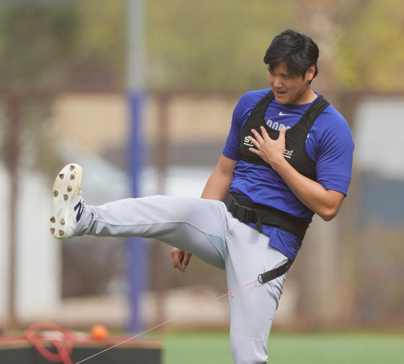トレーニング中におどけるドジャース大谷（撮影・菅敏）
