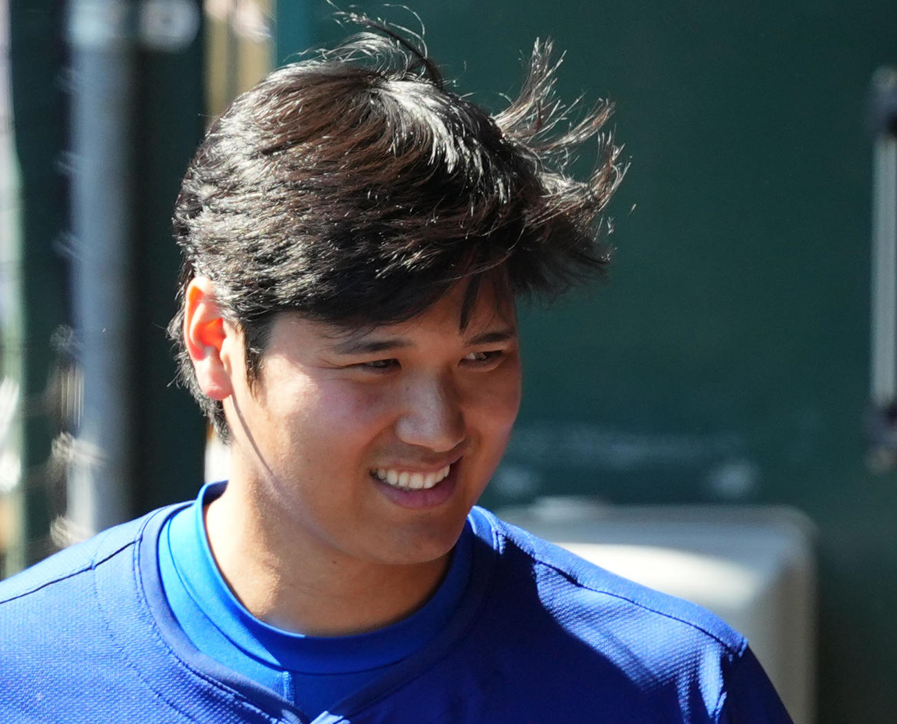 オープン戦・ホワイトソックス対ドジャース　試合中、ベンチでナインと話すドジャース大谷（撮影・菅敏）