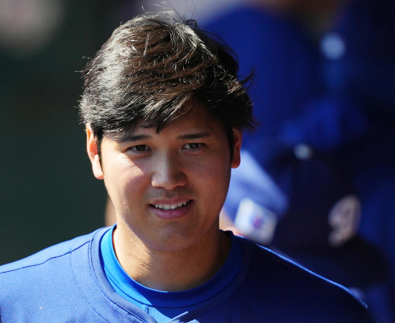 オープン戦・ホワイトソックス対ドジャース　試合中、ベンチでナインと話すドジャース大谷（撮影・菅敏）