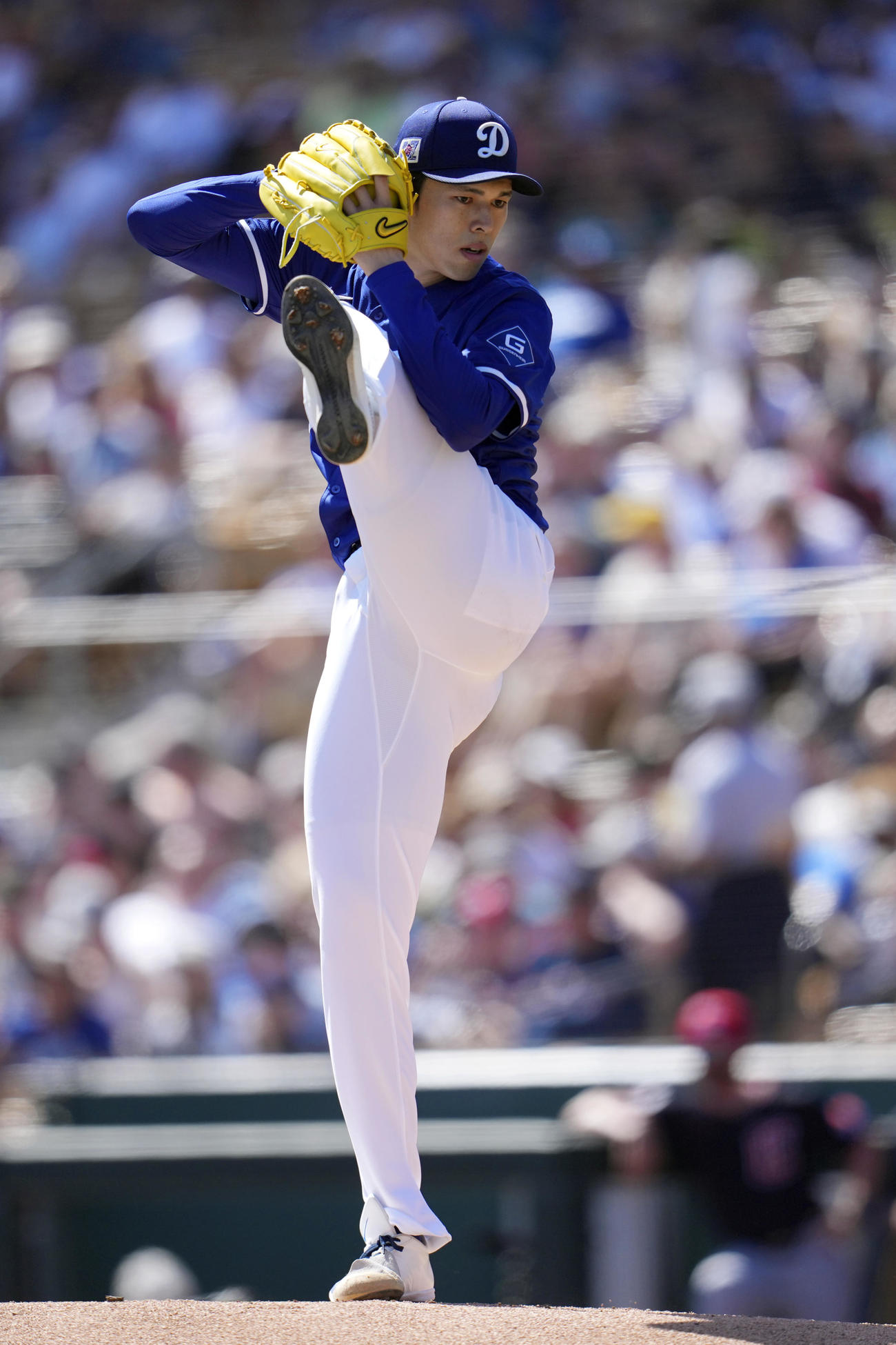 力投するドジャース先発の佐々木（AP）