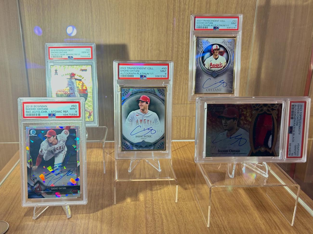 「Topps Tokyo Series：Collector Experience」で展示される大谷翔平のトレーディングカード（撮影・黒須亮）