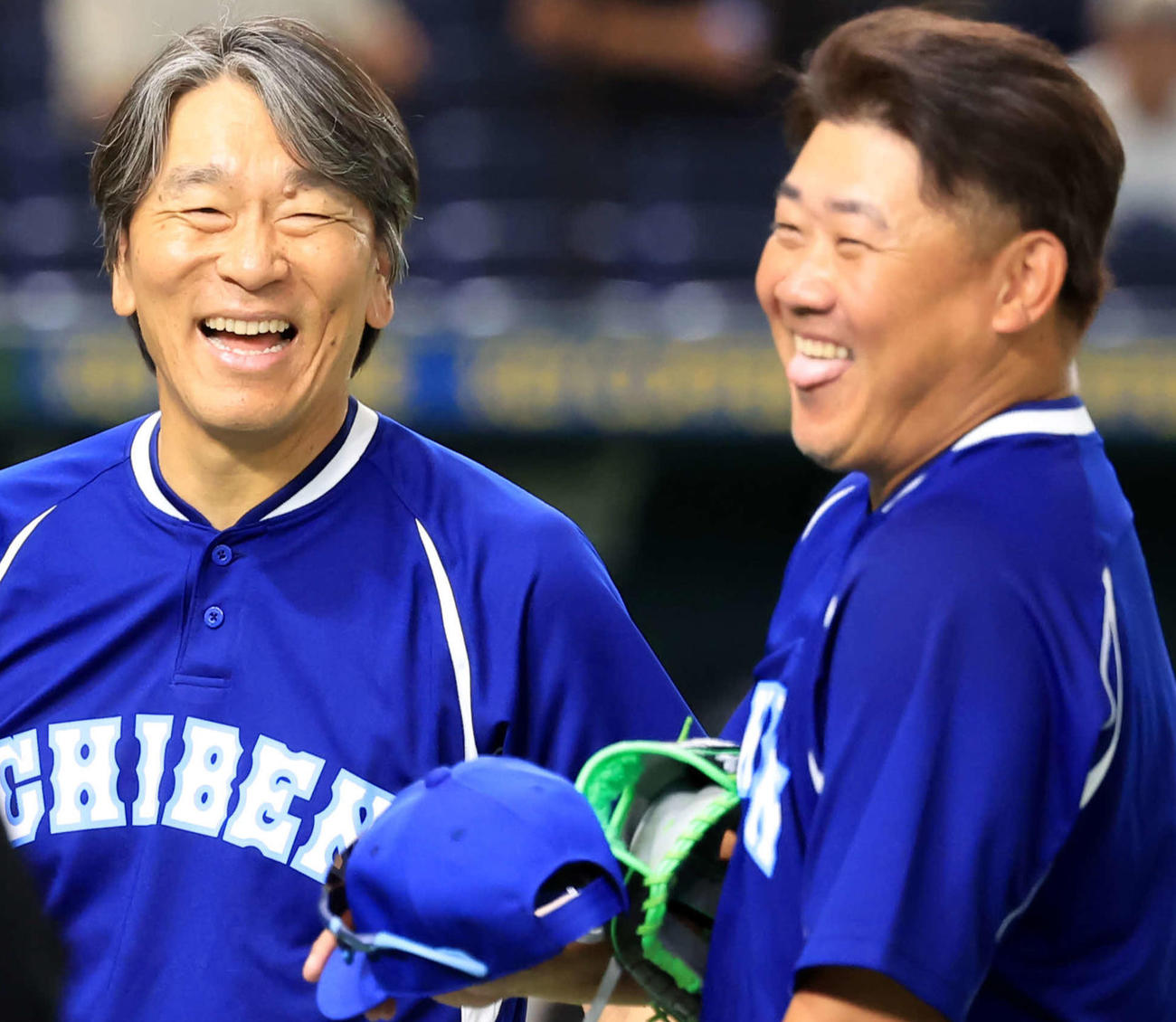 談笑する松井秀喜氏（左）と松坂大輔氏（2024年9月撮影）