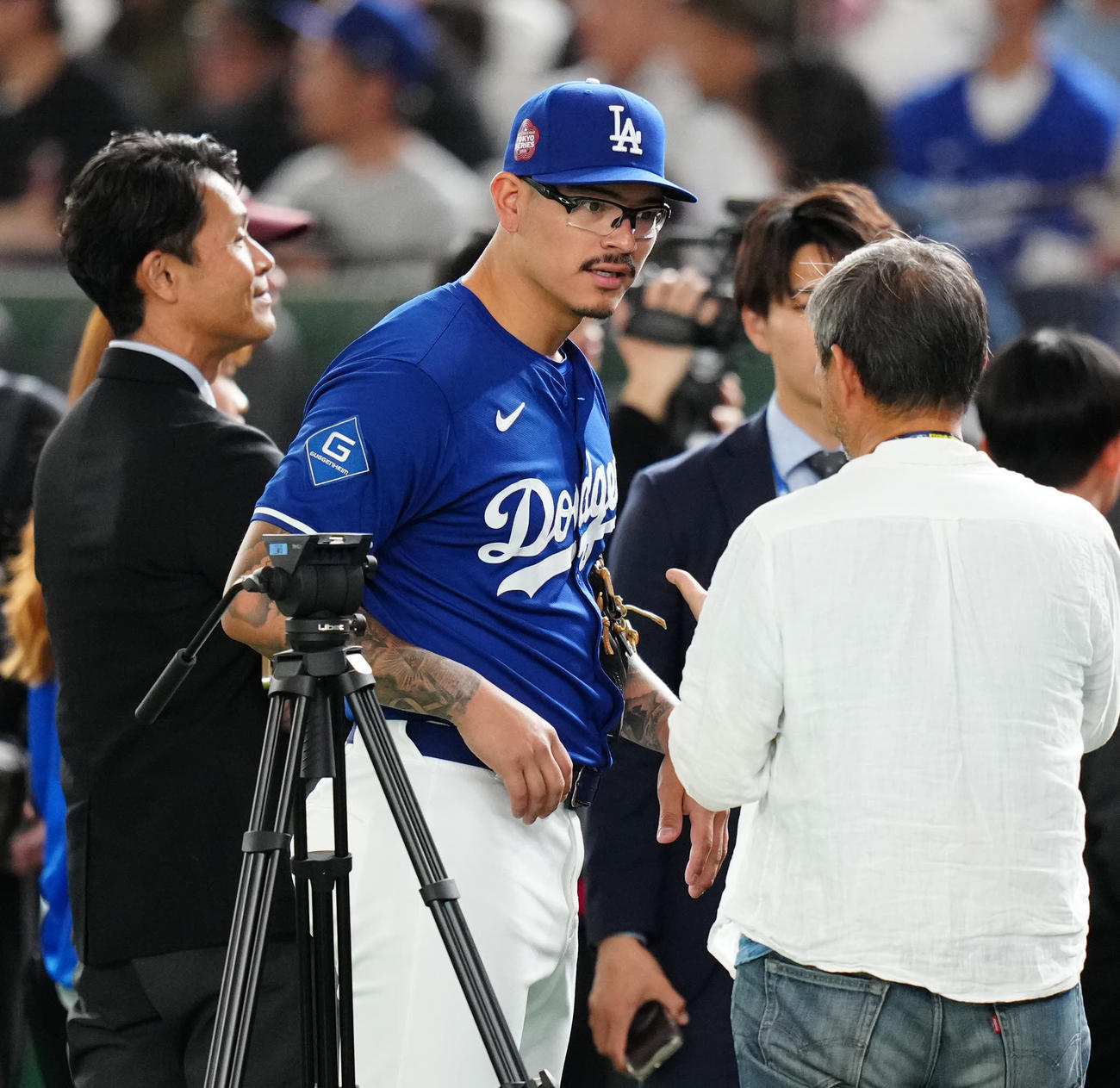 公式練習に臨むドジャース・バンダ（中央）（撮影・江口和貴）