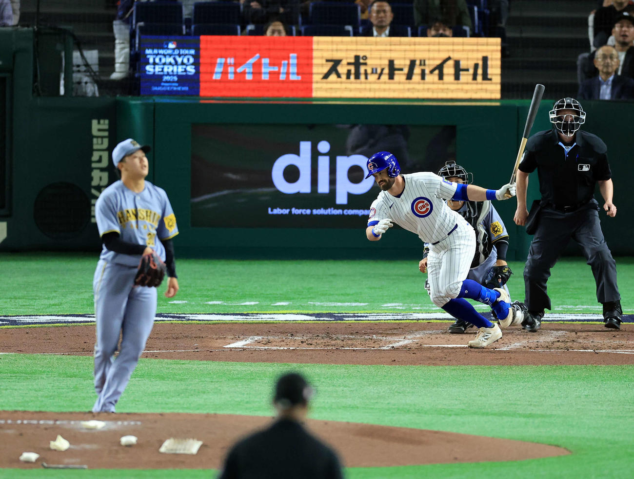 阪神対カブス　3回表カブス2死、バーディーは三塁飛。投手門別（撮影・浅見桂子）