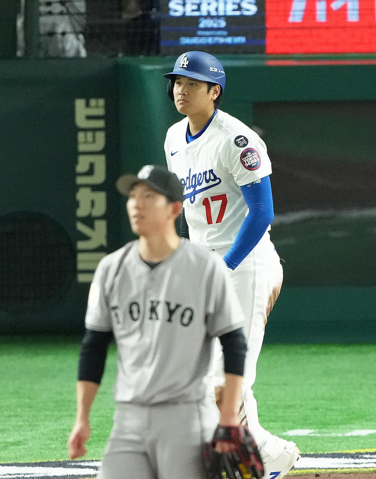 巨人対ドジャース　3回表ドジャース無死二塁、大谷は右越え2点本塁打を放つ。投手戸郷（撮影・足立雅史）