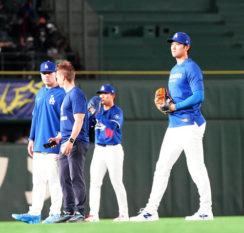 大谷翔平、巨人の長嶋茂雄終身名誉監督との2ショットを公開 野球界を