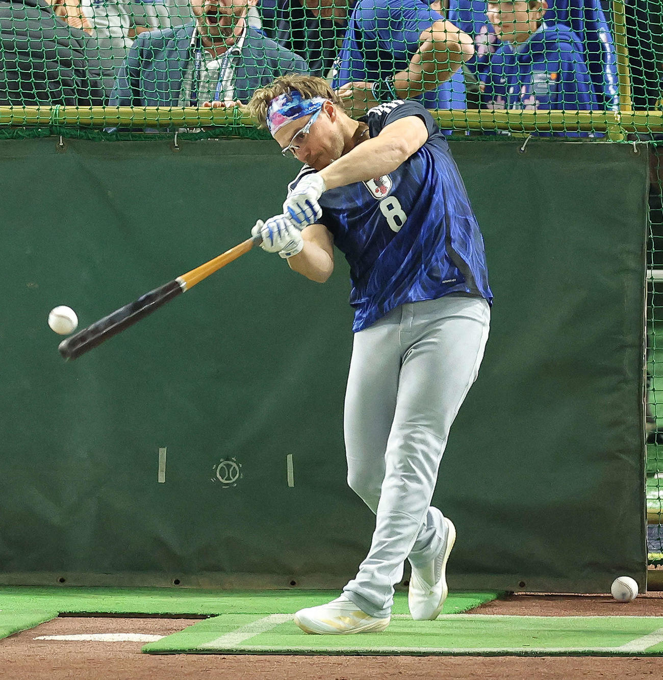 ドジャース対カブス　試合前、打撃練習するドジャースのキケ・ヘルナンデス（撮影・河田真司）