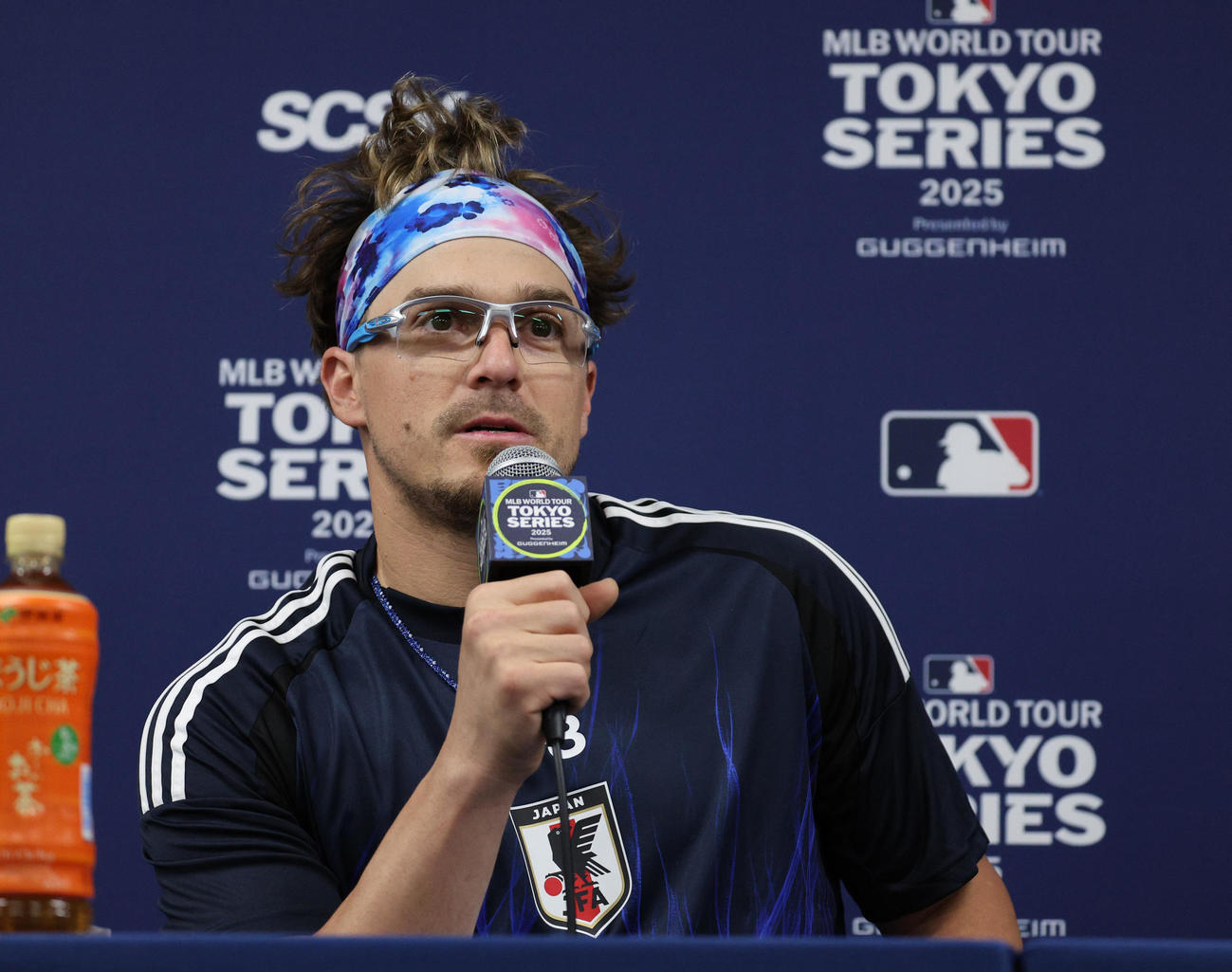 試合前の記者会見に臨むドジャースのキケ・ヘルナンデス（代表撮影）