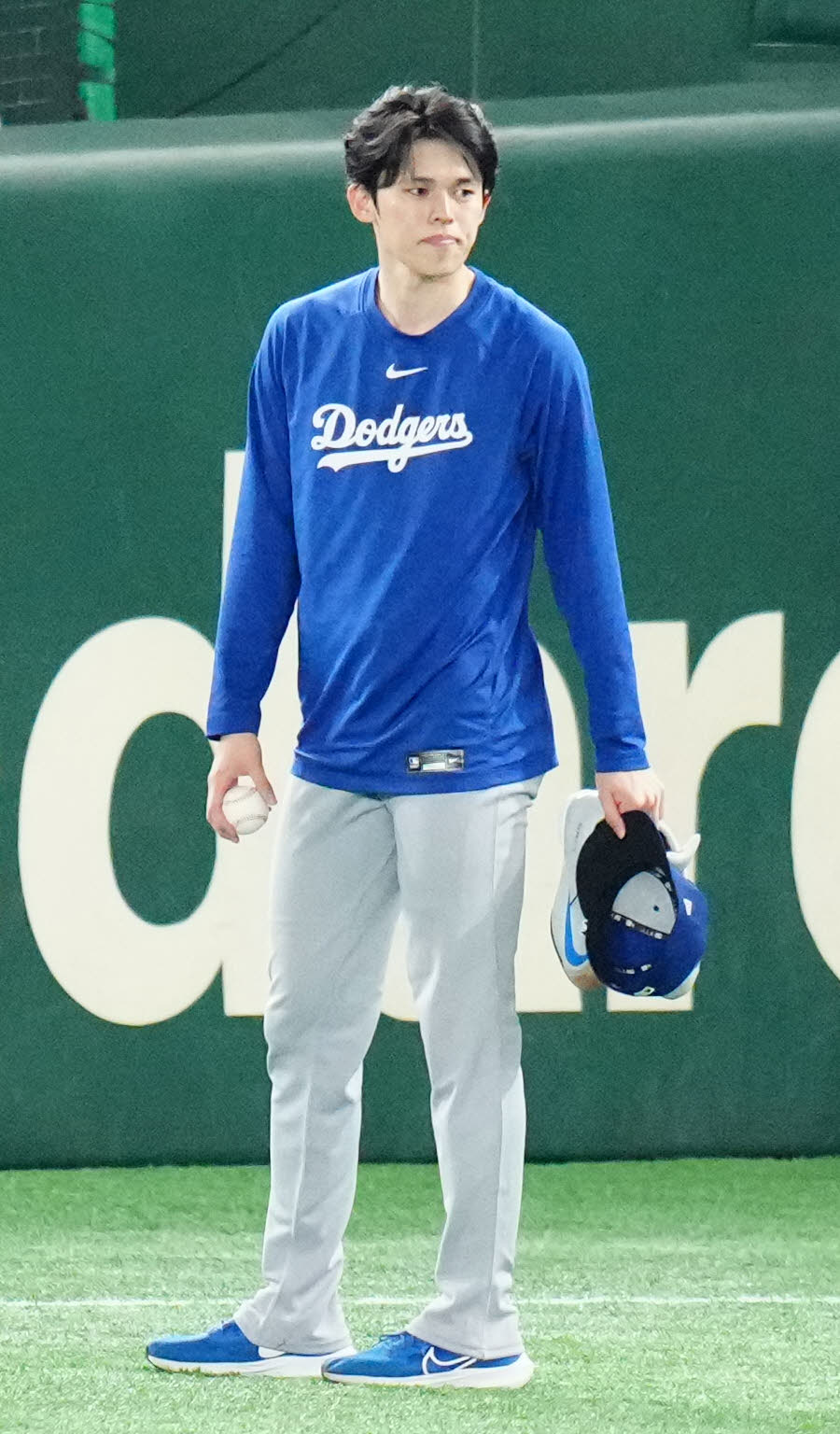 カブス対ドジャース　試合前練習に臨むドジャース佐々木（撮影・江口和貴）