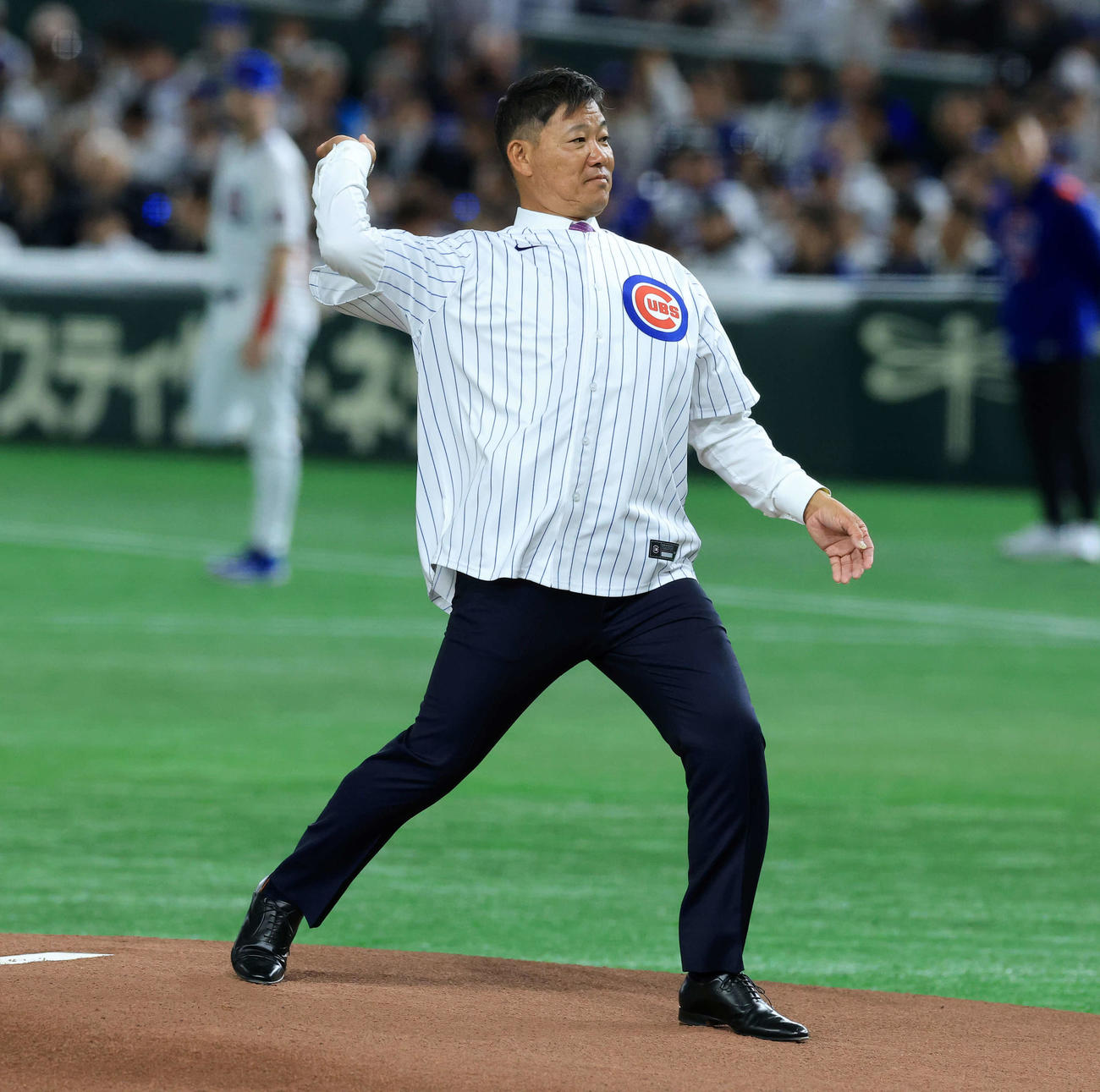 カブス対ドジャース　始球式を務めた福留孝介氏（撮影・浅見桂子）