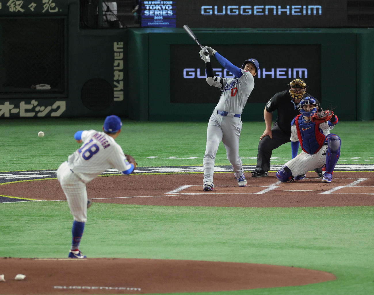 ドジャース対カブス　1回表ドジャース無死、二ゴロに倒れる大谷。投手今永（撮影・河田真司）