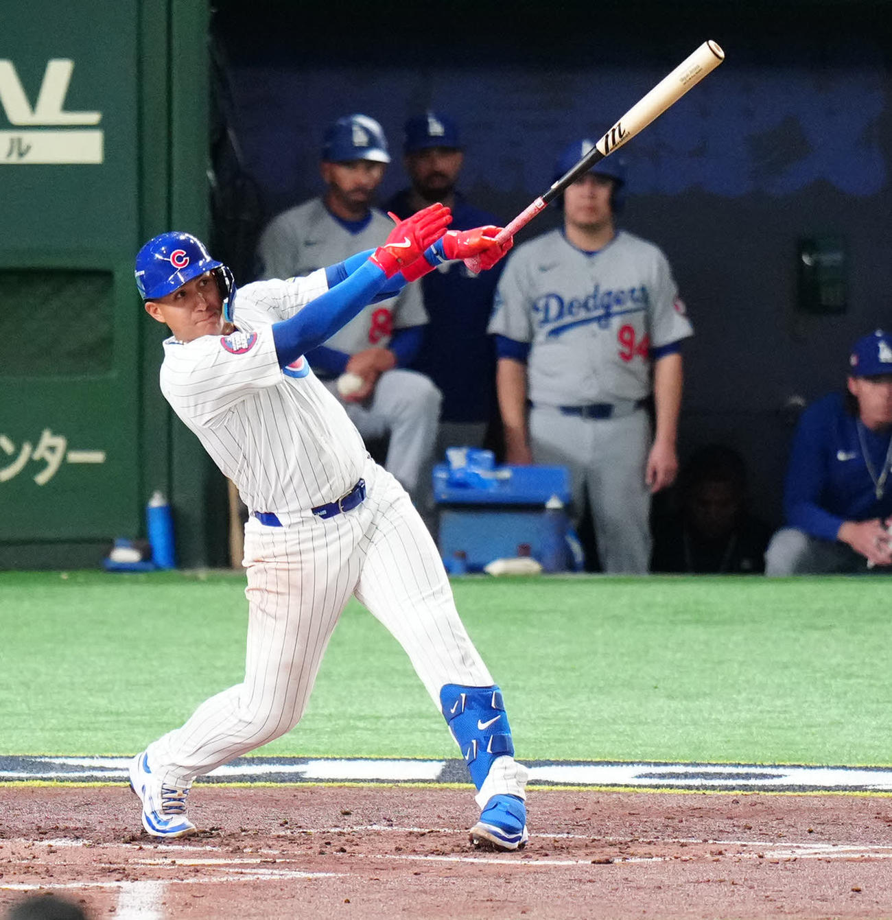 カブス対ドジャース　2回裏カブス2死二塁、先制適時二塁打を放つアマヤ（撮影・江口和貴）
