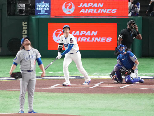 カブス対ドジャース　1回表ドジャース無死、左飛に倒れる大谷。投手・スティール（撮影・鈴木みどり）