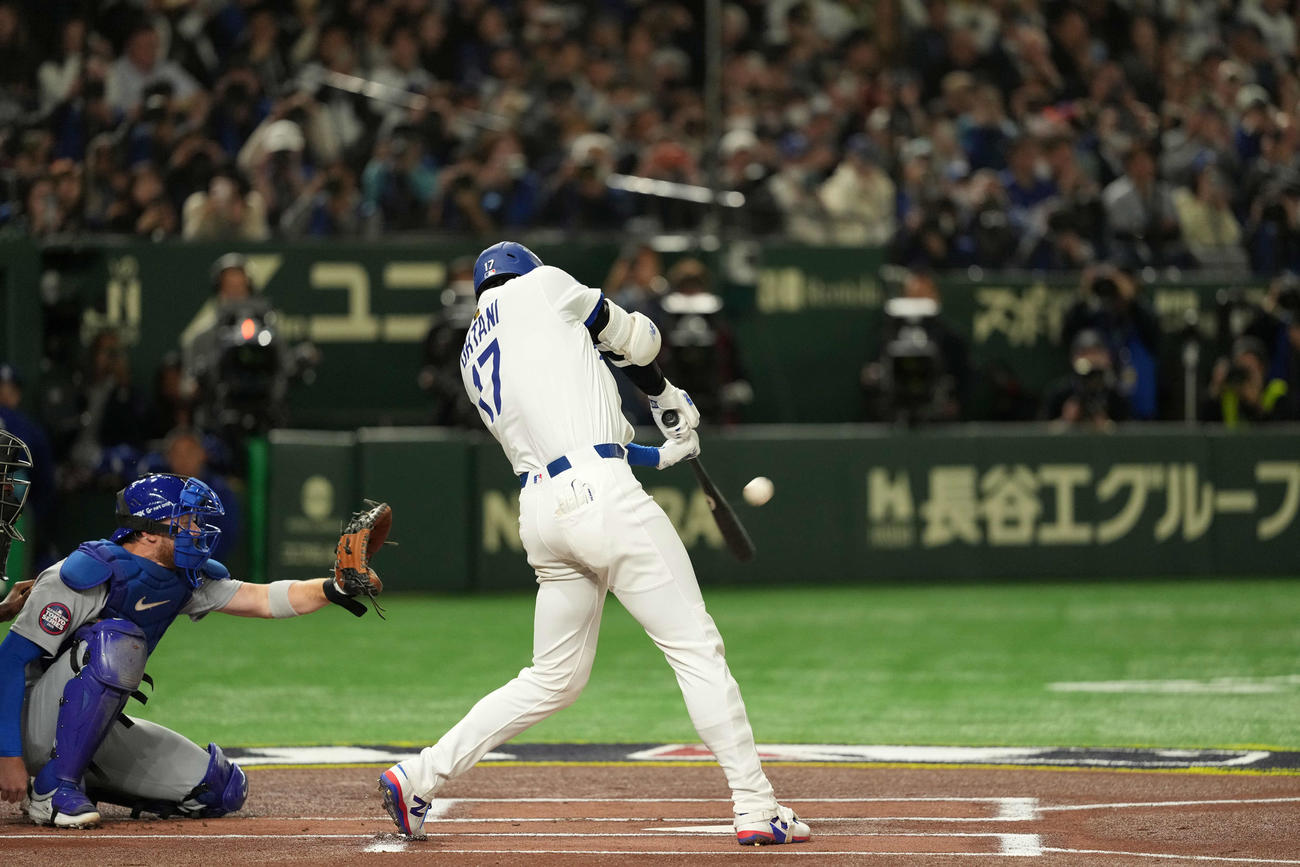カブス対ドジャース　1回表ドジャース無死、左飛に終わる大谷（撮影・井上学）