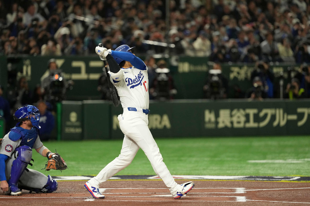 カブス対ドジャース　1回表ドジャース無死、左飛に終わる大谷（撮影・井上学）