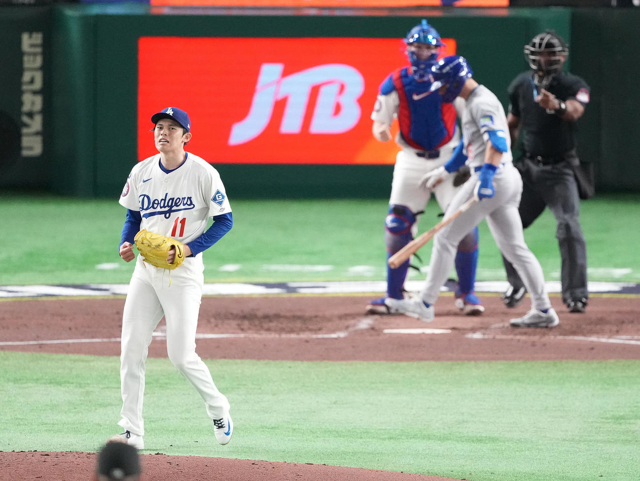 カブス対ドジャース　3回裏カブス2死満塁、ショーを空振り三振に仕留める佐々木（撮影・鈴木みどり）