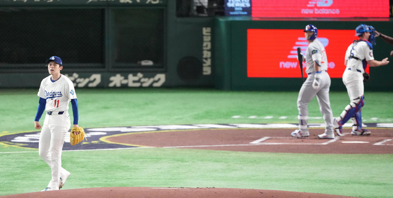 カブス対ドジャース　1回裏カブス1死、鈴木を空振り三振に仕留めた佐々木（撮影・鈴木みどり）