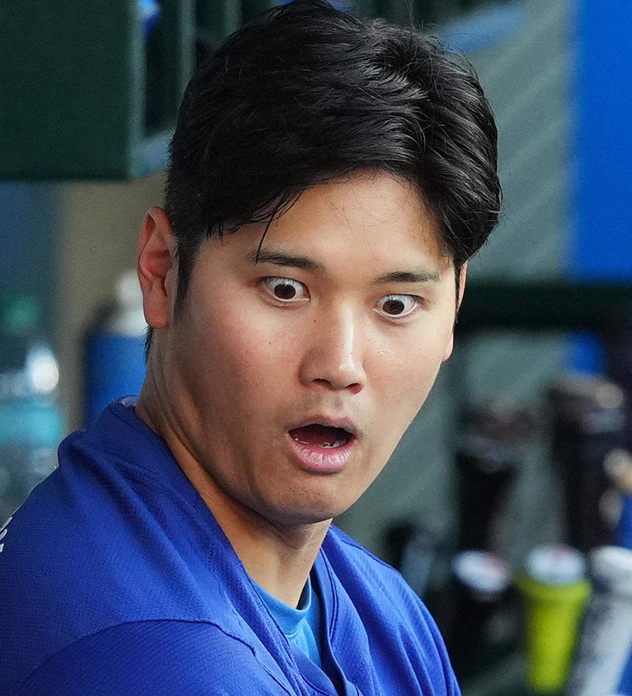 オープン戦エンゼルス対ドジャース　ベンチで驚いた表情を見せるドジャース大谷（撮影・菅敏）
